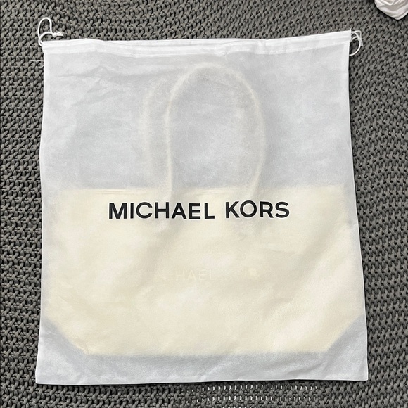 Michael Kors Beach Bag in Cream - Picture 1 of 4